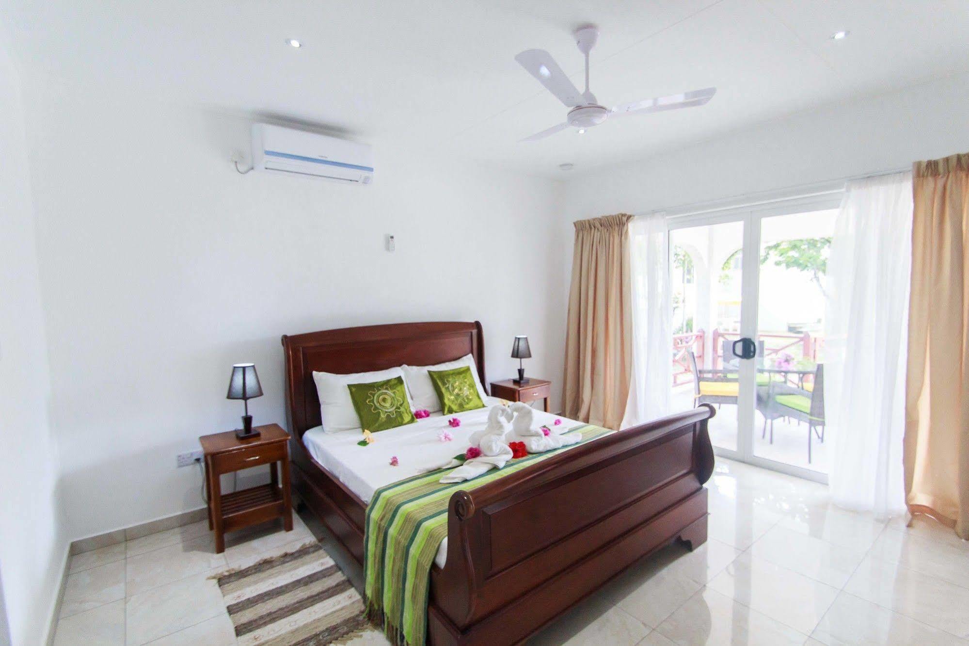 Appartement Coco Blanche à Anse Royale Extérieur photo