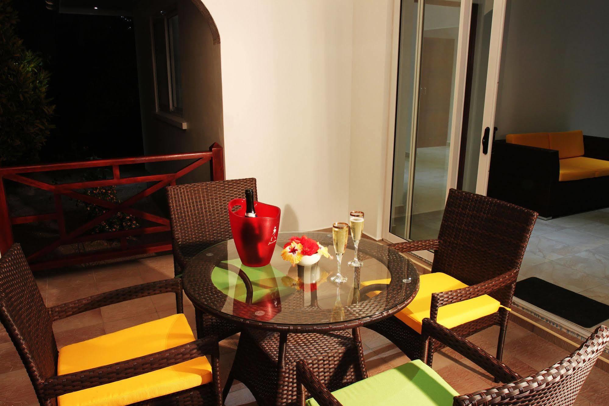 Appartement Coco Blanche à Anse Royale Extérieur photo